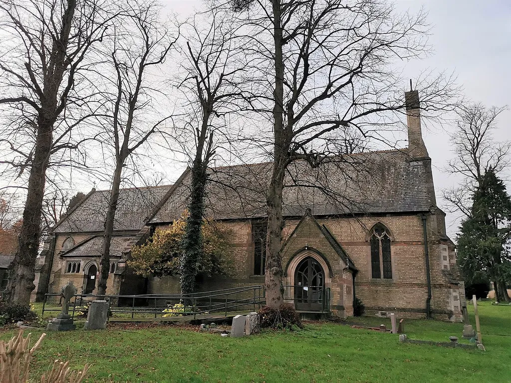 Holy Trinity, Biscot, Luton