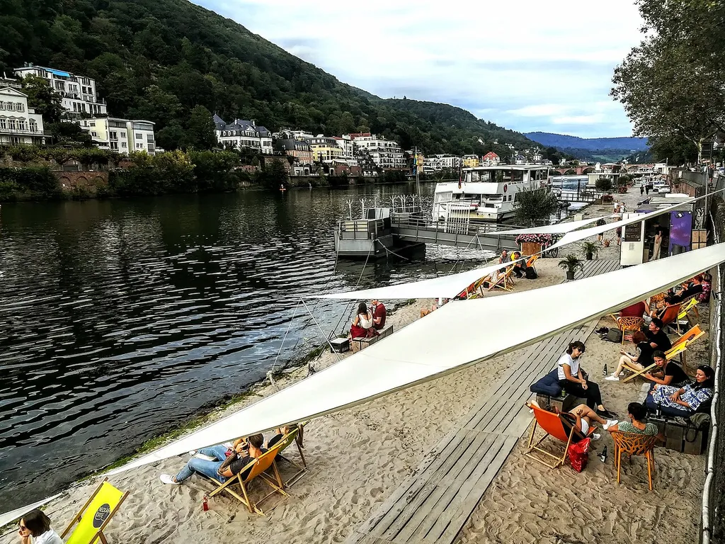 NECKARSTRAND an der Stadthalle, Neckarstaden in Heidelberg