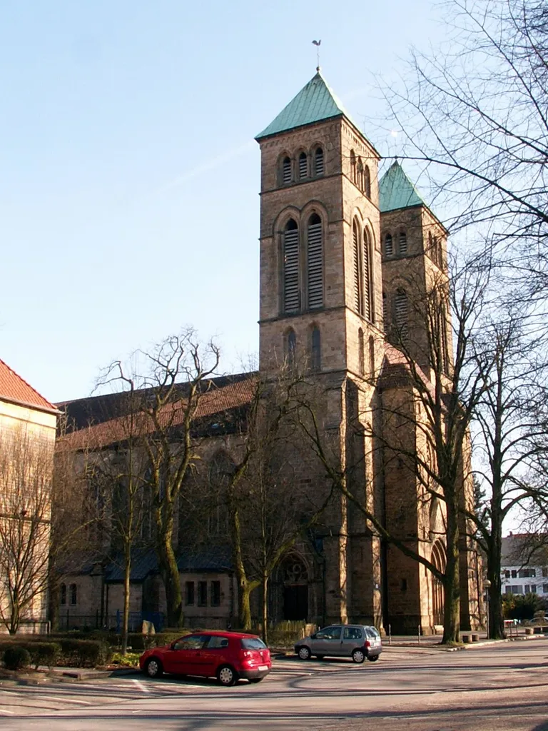 kath. Herz-Jesu-Kirche in Osnabrück, Stadtteil Innenstadt, Ansicht von Nordwesten
