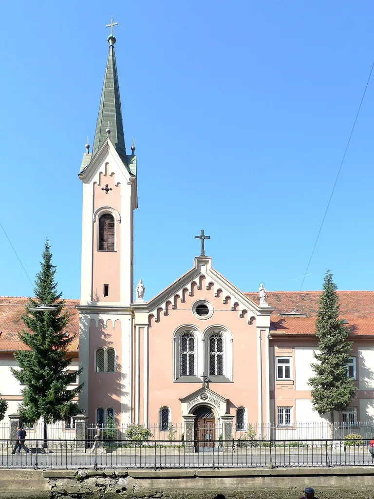 Ostseitige Strassenfassade der Elisabethinenkirche in Graz
