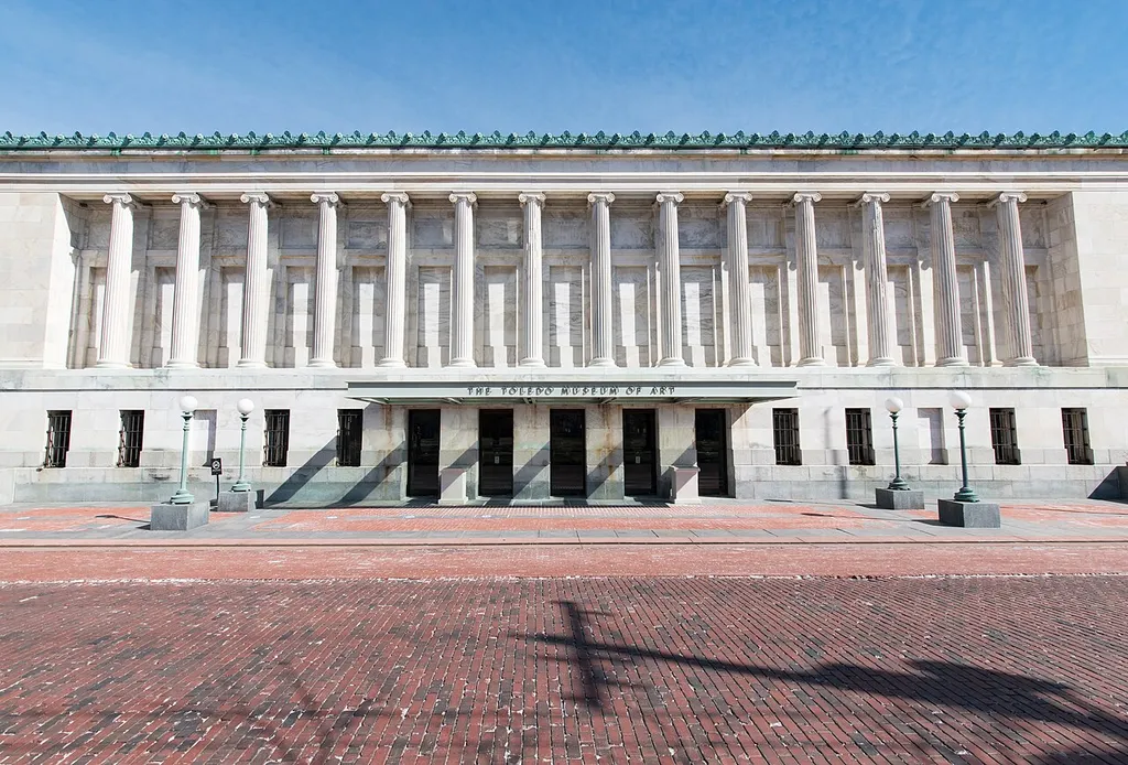 Toledo Museum of Art exterior.