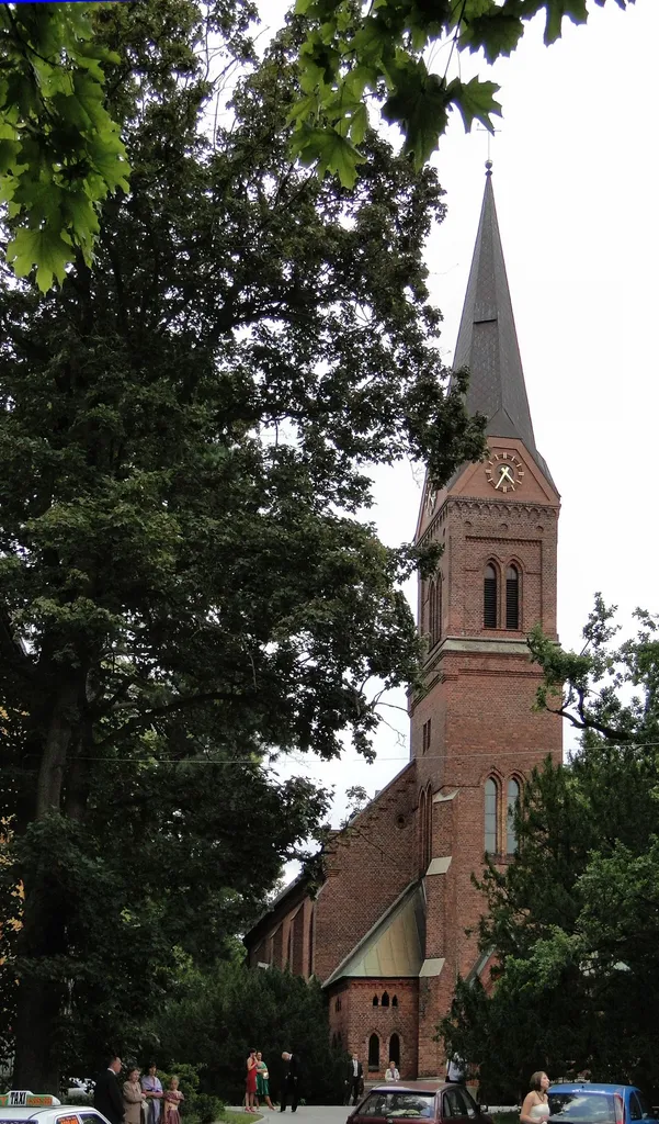 Szczecin, ul. Broniewskiego - rzymskokatolicki kościół parafialny p.w. św. Kazimierza w zespole dawnego zakładu opiekuńczego Kuckenmuhle