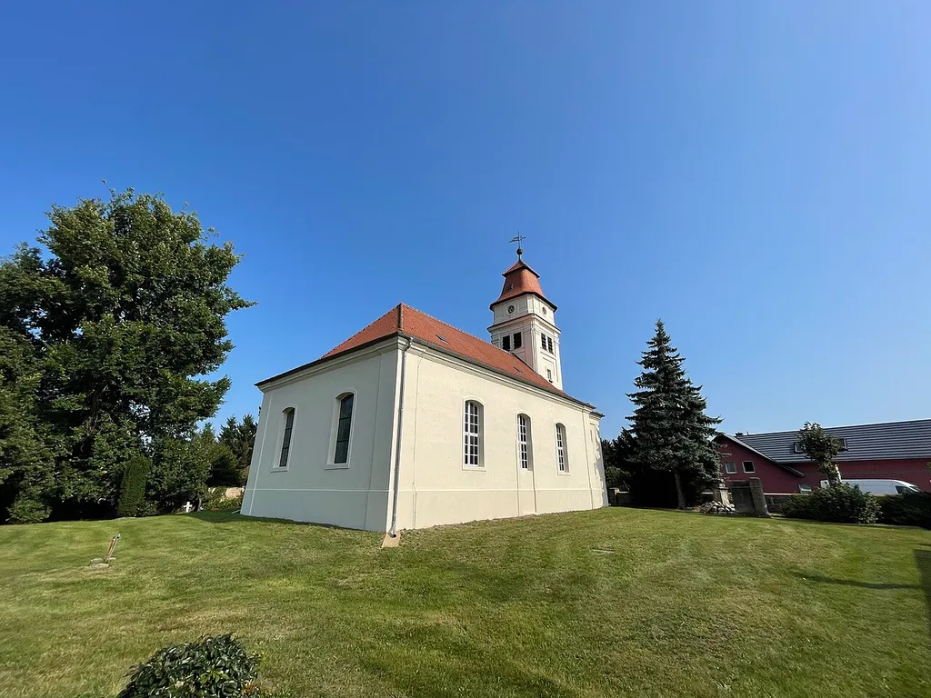 Die Dorfkirche Rädel ist eine Saalkirche aus dem Jahr 1739 in Rädel, einem Ortsteil der Gemeinde Kloster Lehnin in Brandenburg. Sie verfügt über einen neobarocken Ostturm.