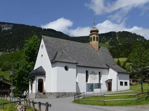 Kuratienkirche hl. Josef, Rehmen