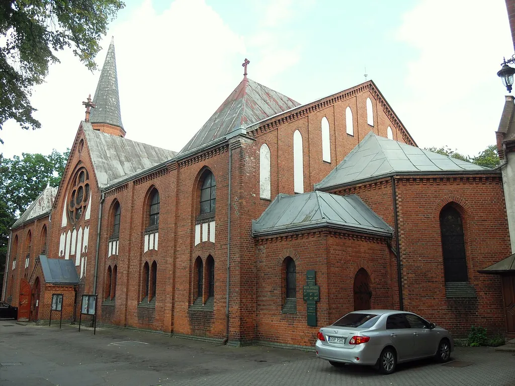 Sopot, ul. Kościuszki 19-21 - rzymskokatolicki kościół parafialny pw. Najświętszej Maryi Panny Wniebowziętej - Gwiazda Morza.