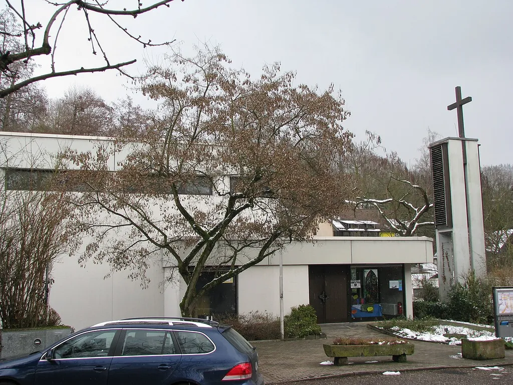 Evangelische Versöhnungskirche in Heidelberg-Ziegelhausen, erbaut 1975, Architekt: Walter Bauer