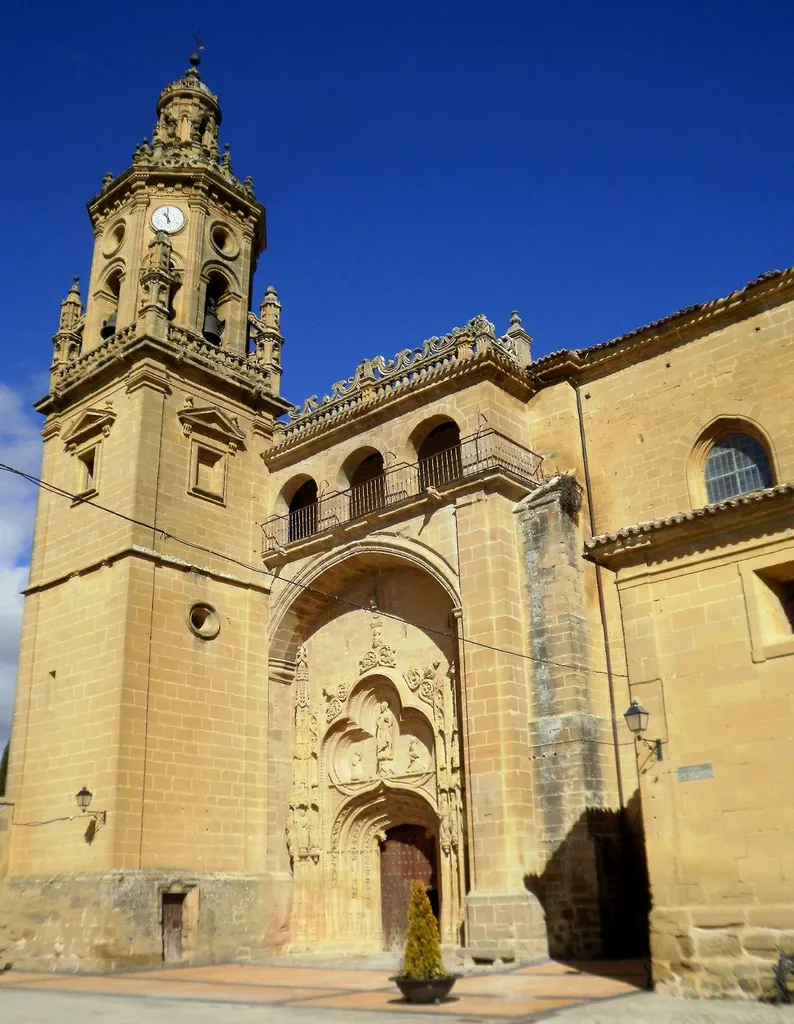 Iglesia de San Esteban Protomártir, en Ábalos (La Rioja, España)