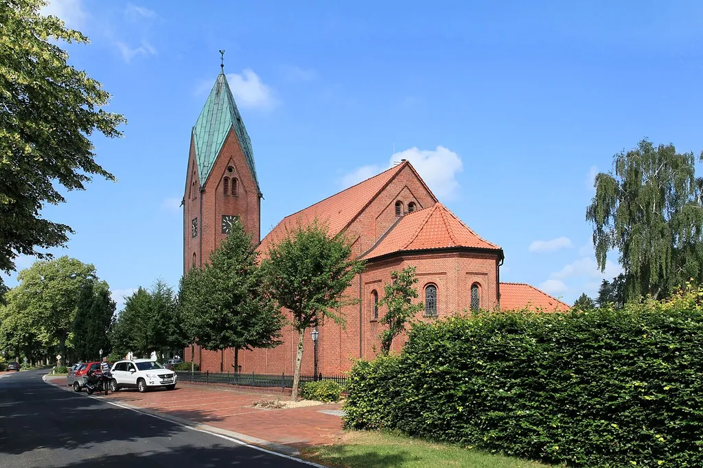 Herz-Jesu-Kirche an der Dorfstraße in Lehe (Emsland)
