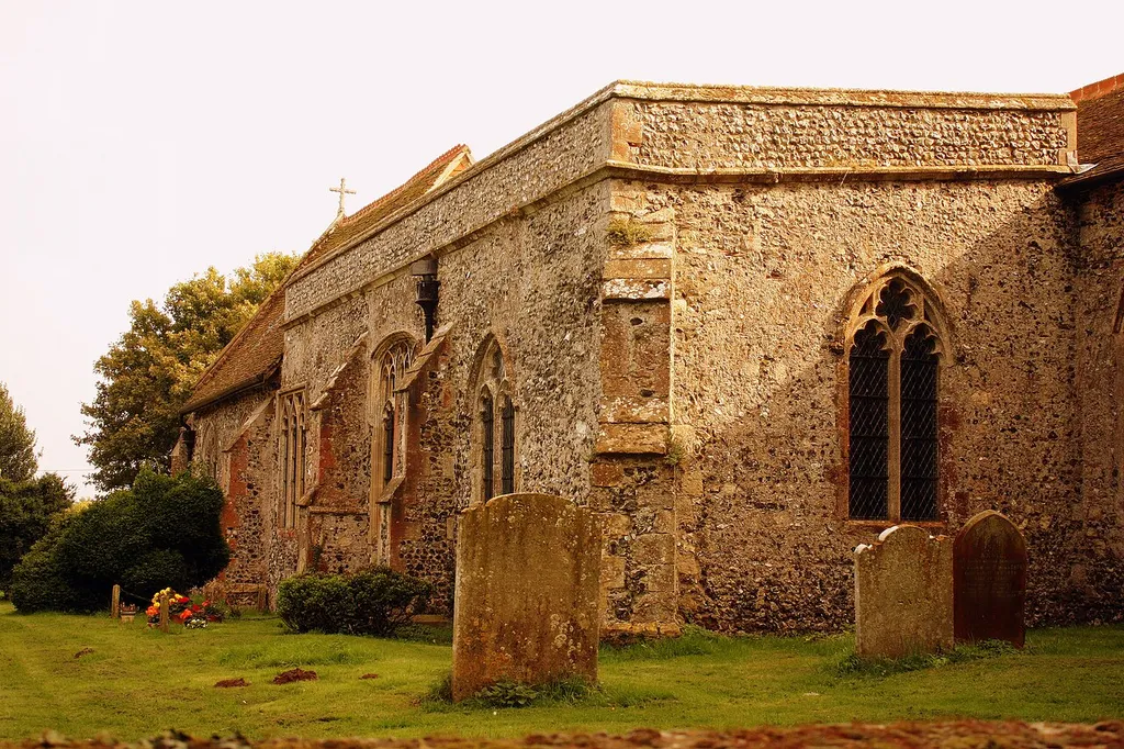 This is a photo of listed building number 1070137.
