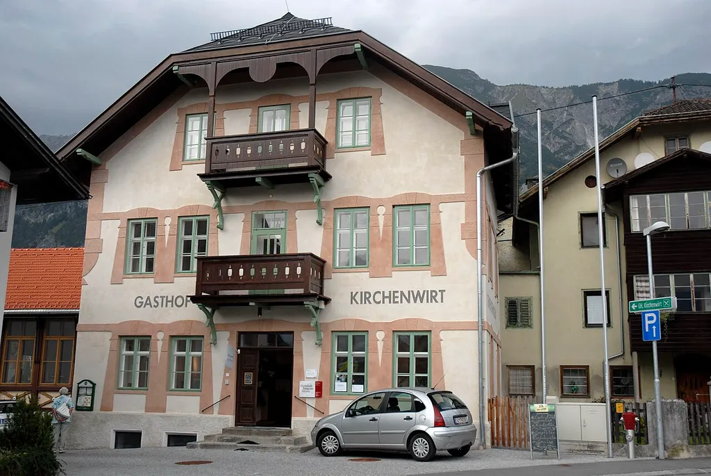 Absam, Gasthaus Kirchenwirt This media shows the protected monument with ObjektID 101616 in Austria. (Commons, de, Wikidata)