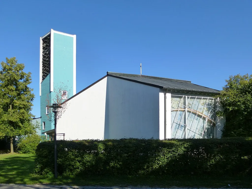 Evang.-Luth. Lutherkirche in Neutraubling