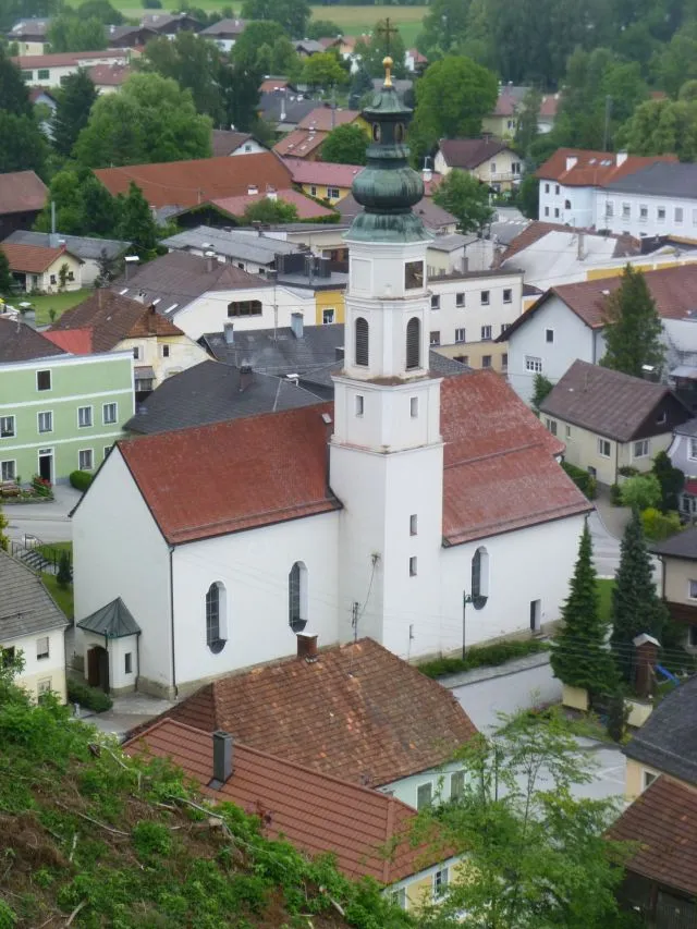 Kath. Pfarrkirche hll. Peter und Paul sowie ehem. Friedhof