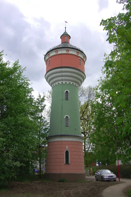 Deisenhofen: Wasserturm, 13 km from M?en, Deutschland (Zone 32).