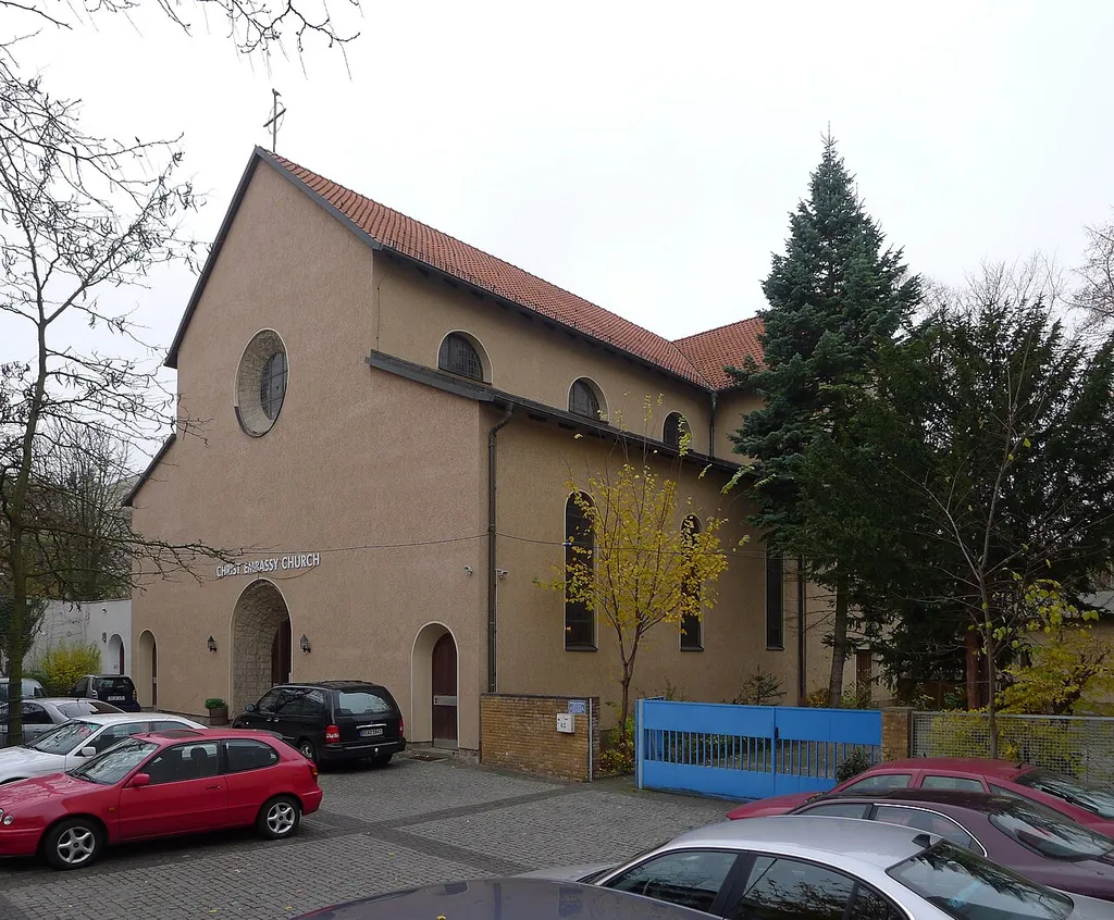 Blick von der Bandelstraße auf die Kirche