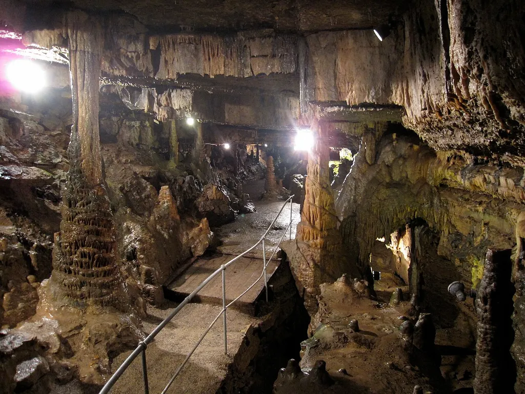 Erdmannshöhle