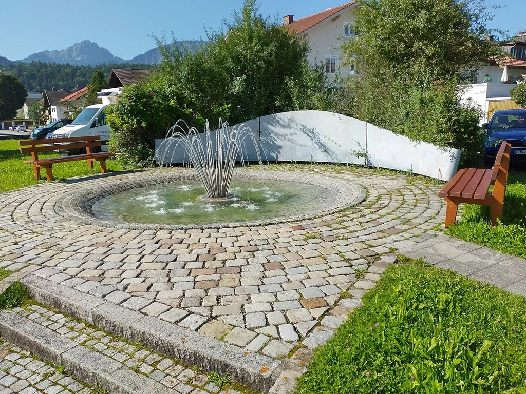Füssen-West-Brunnen, Ecke Von-Freyberg-Straße/Hohenstaufenstraße