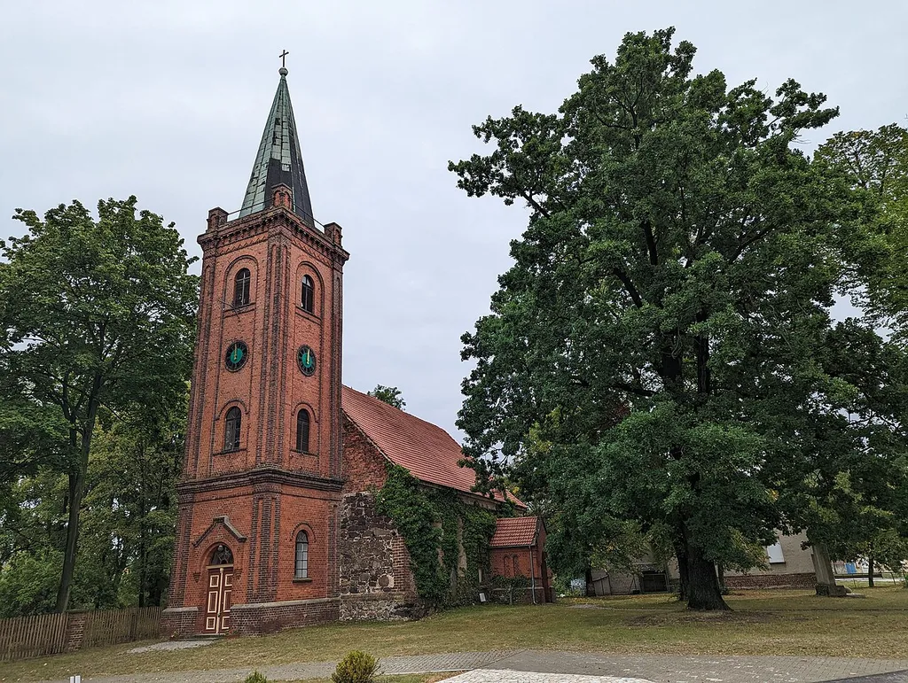 Die Dorfkirche im Ortsteil Noßdorf der Stadt Forst (Lausitz).