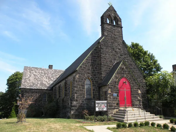 Picture of Grace Episcopal Church, located at 319 W Sycamore Street in the Mount Washington neighborhood of Pittsburgh, Pennsylvania, on September 18, 2010. Built in 1926, architect J. Stewart, Jr., it is on the List of Pittsburgh History and Landmarks Foundation Historic Landmarks.