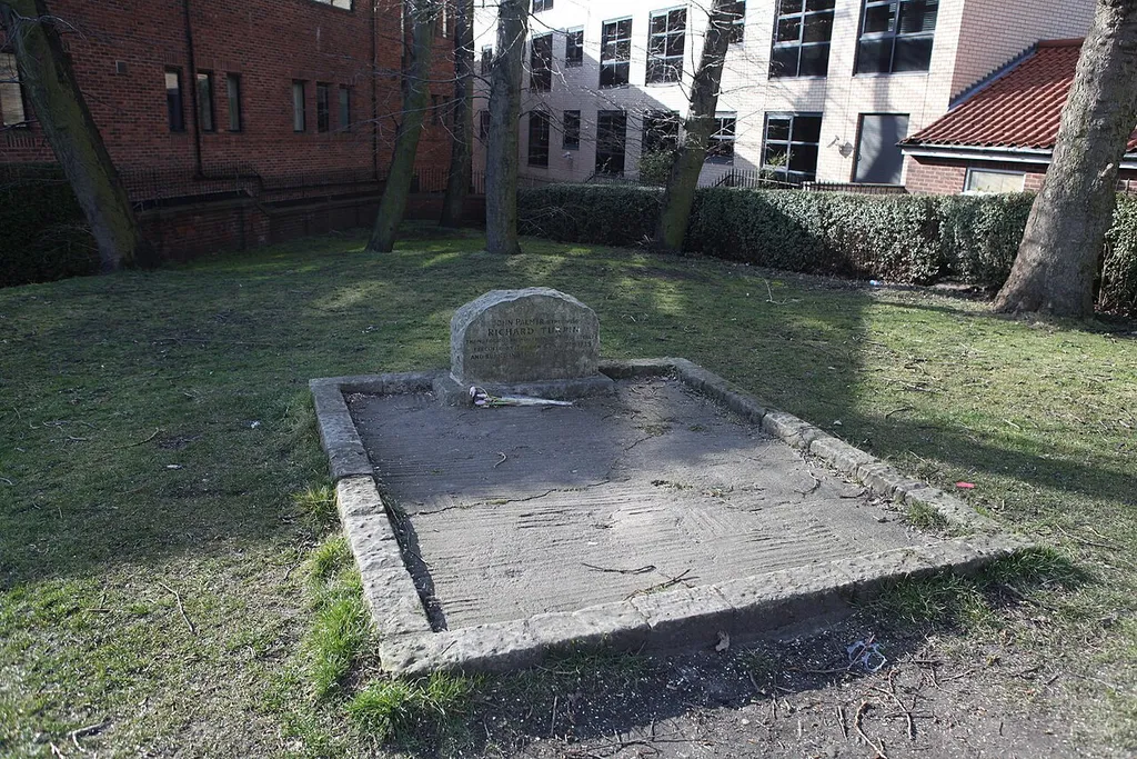 John Palmer's Grave, York The Grave of John Palmer, alias Richard Turpin or Dick Turpin an infamous highwayman. For more details about his life see: http://www.york-united-kingdom.co.uk/dickturpin/ The headstone reads: John Palmer otherwise Richard Turpin The notorious highwayman and horse stealer executed at Tyburn April 7th 1739 and buried in St Georges Churchyard