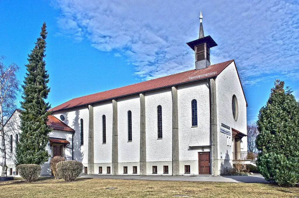 ehemalige Kapelle der US-amerikanischen Wiley Barracks (südliches Gelände, unterhalb der Ludwigsvorfeste). Seit Abzug der US Army und dem Bau des Stadtviertels Wiley dessen Kirche.