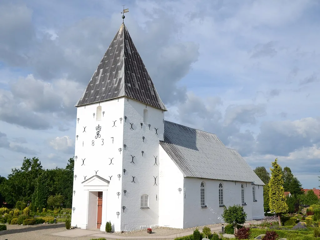 Seest Kirke fra sydvest