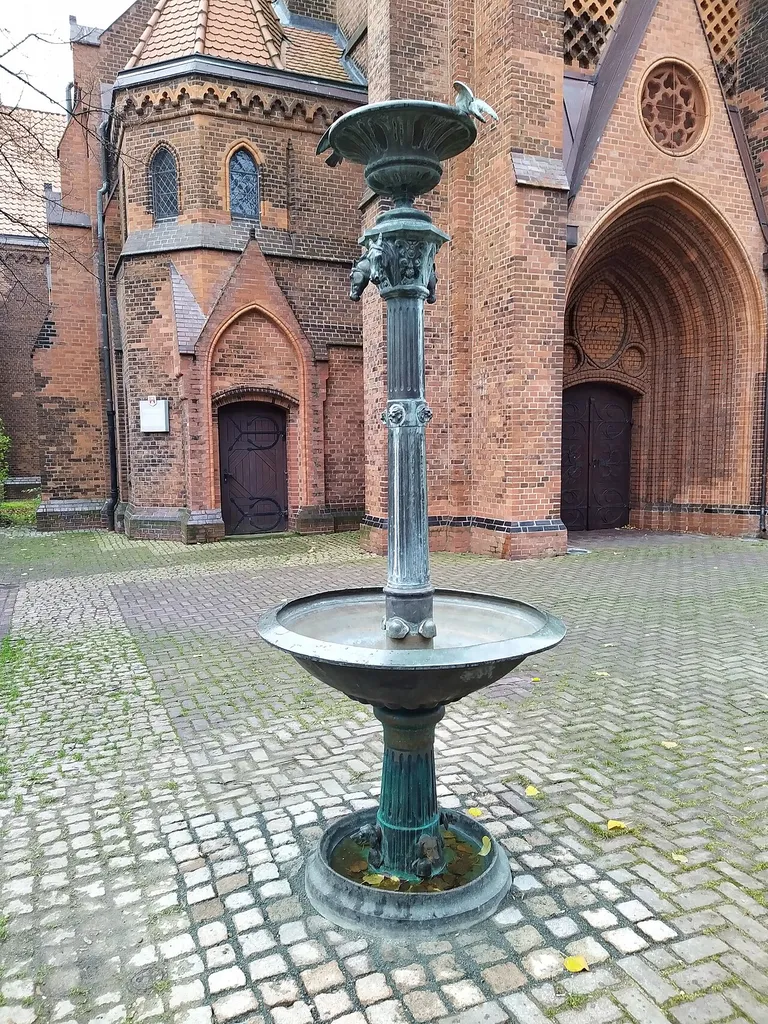 Tierbrunnen an der Erlöserkirche in Hannover