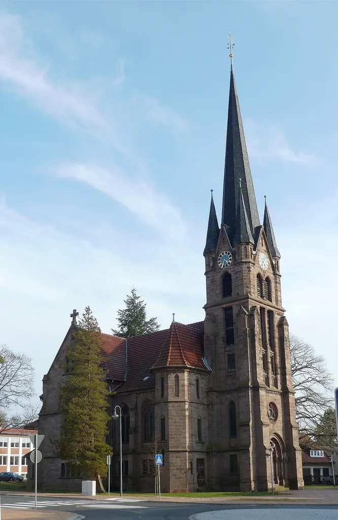 Ev.-luth. Christuskirche (Denkmaltopographie: St. Martini) in Nörten-Hardenberg, Südniedersachsen. Erabut 1902-1904 nach Plänen des hannoverschen Kirchenbaumeisters F. Jacob