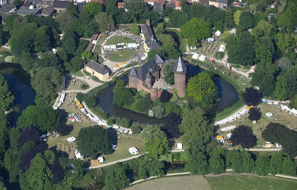 Aerial image of Burg Linn (view from the southwest)