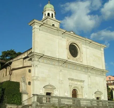 Facciata della it:Cattedrale di San Lorenzo (Lugano) foto scattata dell'utente Elvezio
