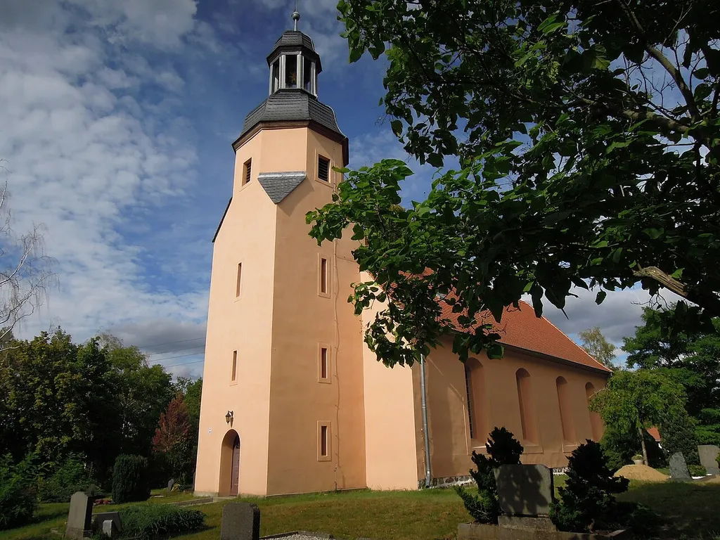 Kirche Dobien -Südwestansicht- August 2020