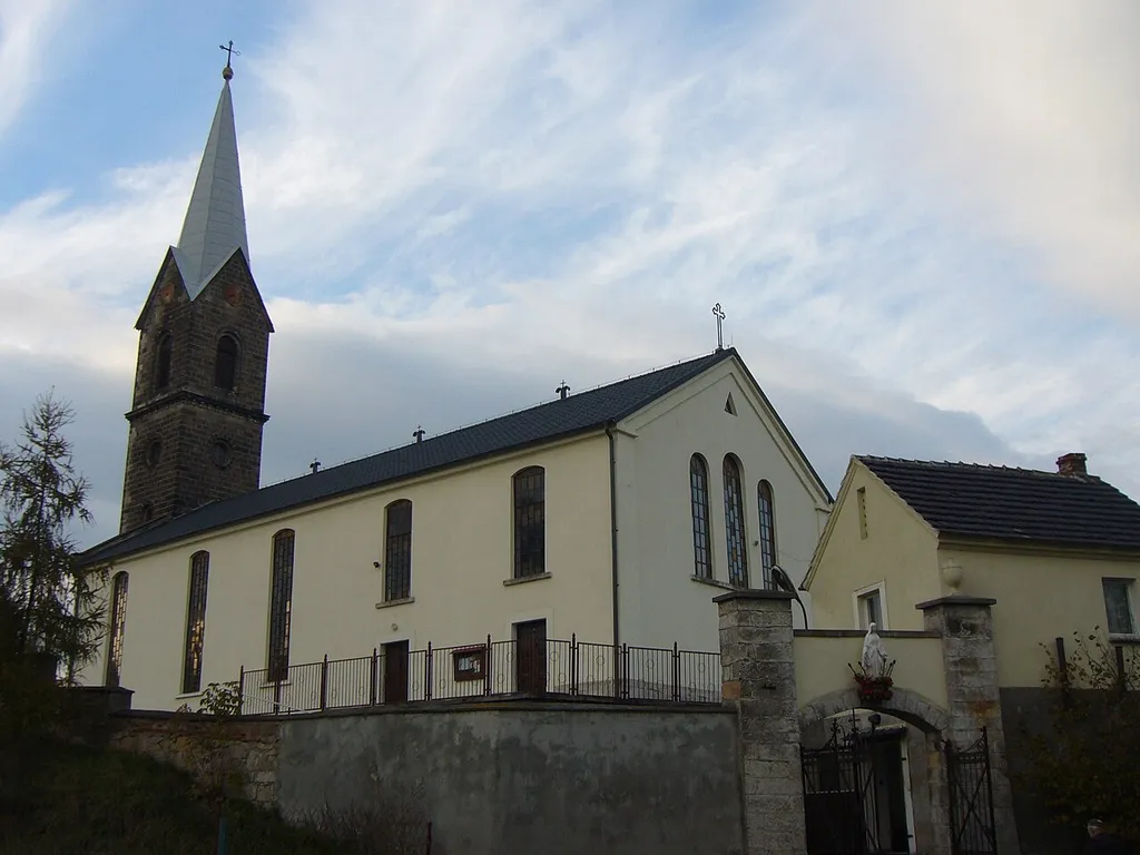 Krzyżowa - dawny kościół ewangelicki, obecnie filialny rzymskokatolicki p.w. Trójcy Przenajświętszej, XVII, XX