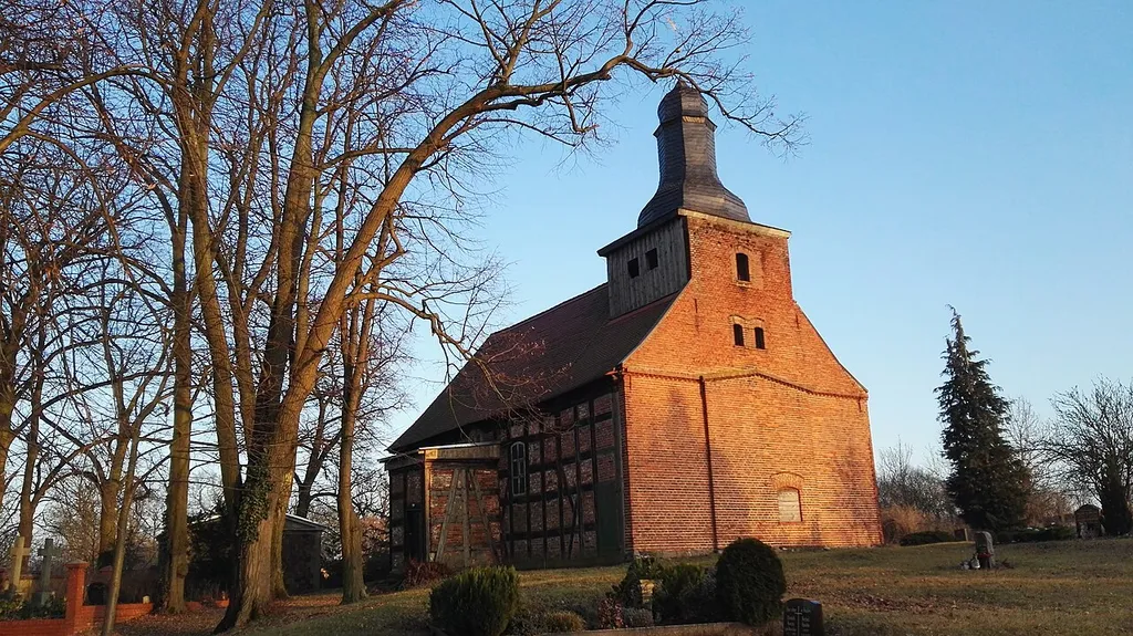 Denkmalgeschützte Kirche in Landin, Ortsteil der Gemeinde Kotzen in Brandenburg