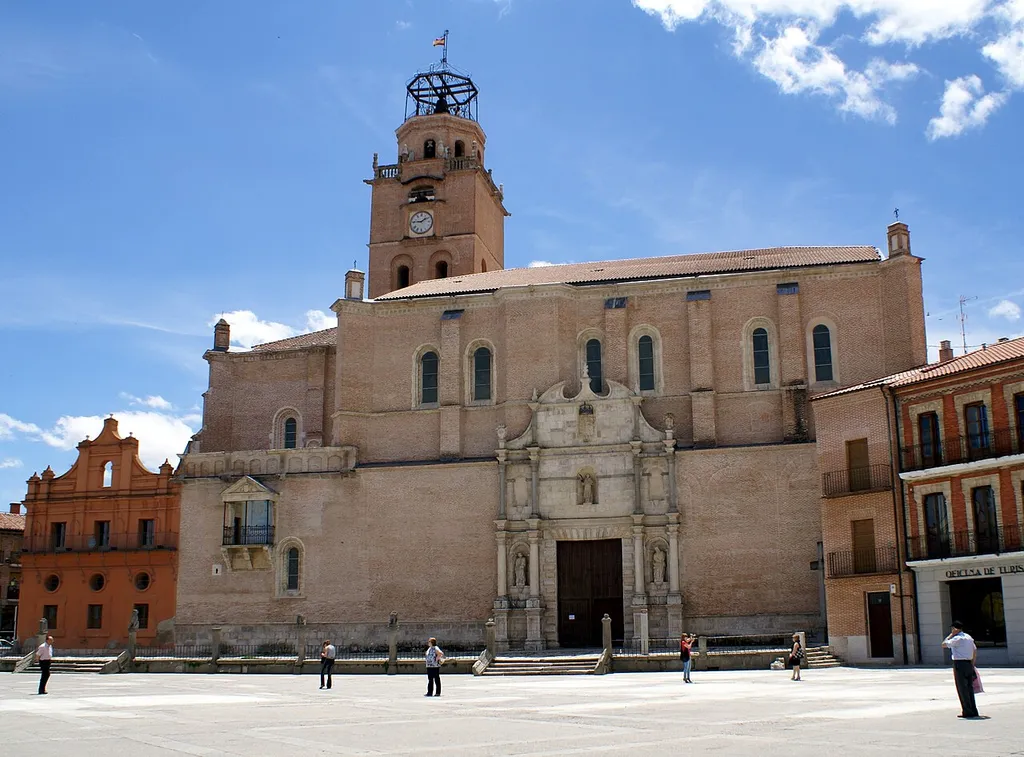 Collegiate Church of San Antolín in Medina del Campo, Valladolid, Spain.