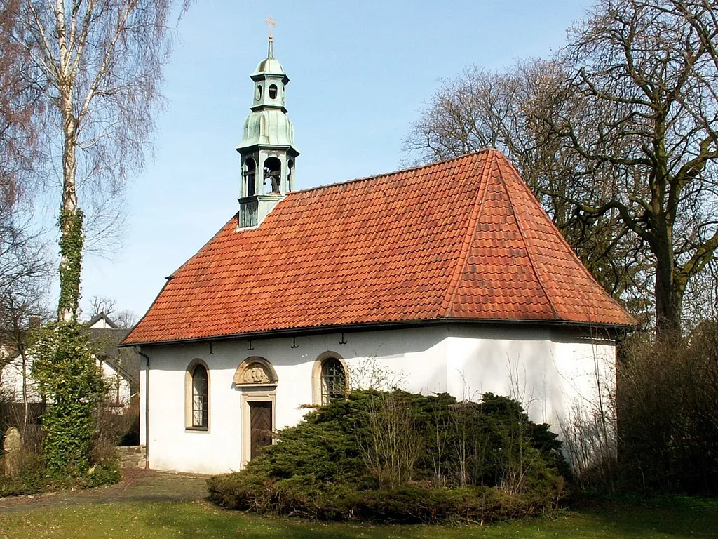 kath. Burgkapelle Maria Trost in Osnabrück, Stadtteil Eversburg, Ansicht von Südwesten