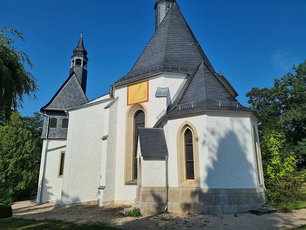 Ostansicht der Kirche Langenbernsdorf