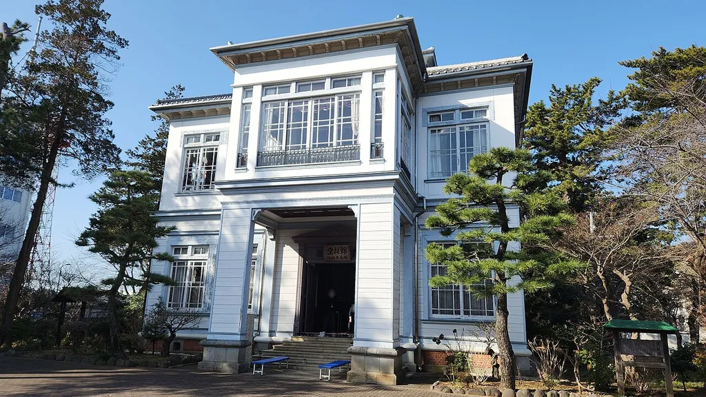 空挺館（千葉県船橋市薬円台三丁目20-1習志野駐屯地内）外観（一般公開日に撮影）