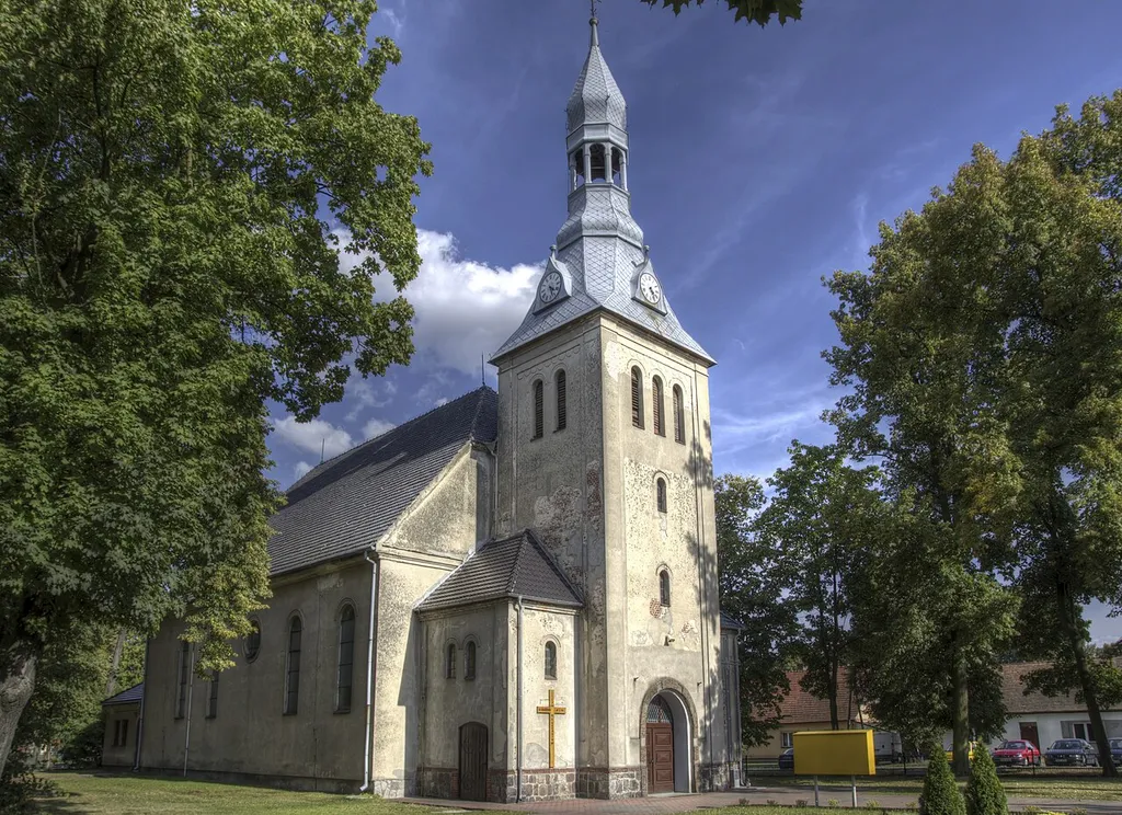 zespół d. kościoła ewangelickiego: kościół, obecnie rzymsko-katolicki par. pw. św. Wojciecha z lat 1775-77, 1900, po 1950, cmentarz kościelny, pastorówka, ob. plebania z 1900 r., ogród plebański z XIX/XX w. Boruja Kościelna, Nowy Tomyśl