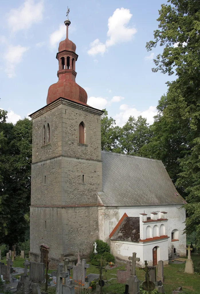 Petrovice (Puklice) - kostel svatých Petra a Pavla.