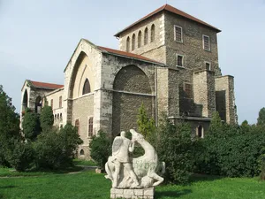 Tata Castle