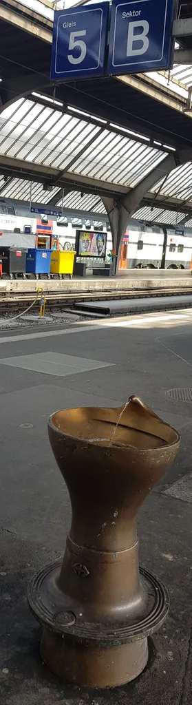 Brunnen HB Zuerich Gleis 4 und 5 westlich Sihl