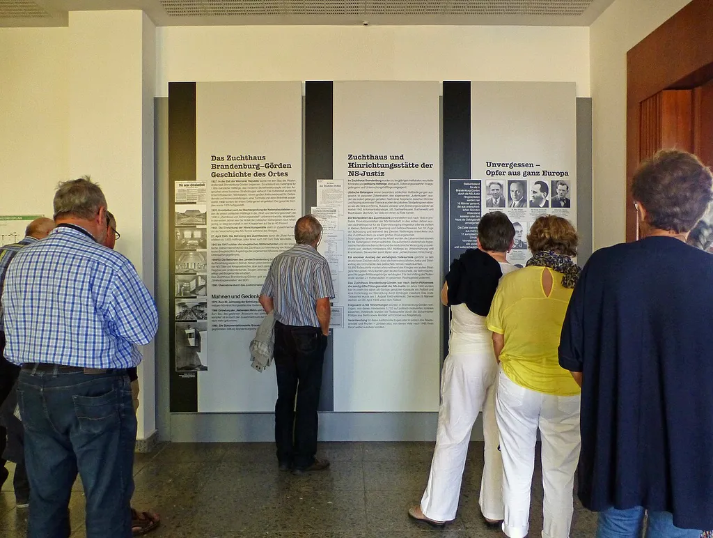 The memorial rooms in the JVA Brandenburg an der Havel, Germany, should remember the numerous executions in the Nazi era, which took place in a building which is situated in the Justizvollzugsanstalt (Penitentiary) Brandenburg an der Havel.