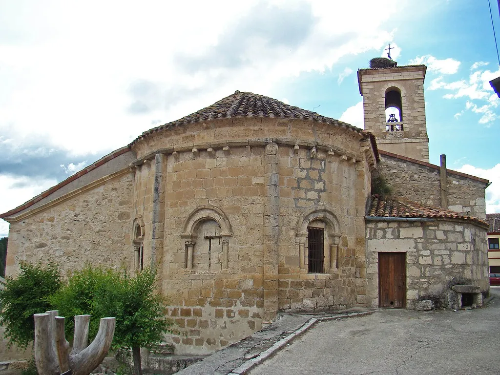 Ábside románico de la iglesia de San Martín en Sacramenia (provincia de Segovia, Castilla y León, España).