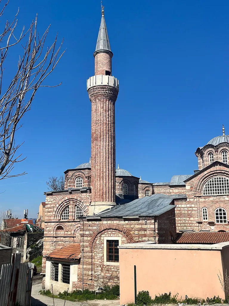 Vefa Kilise Camii'nin başka bir açıdan fotoğrafı