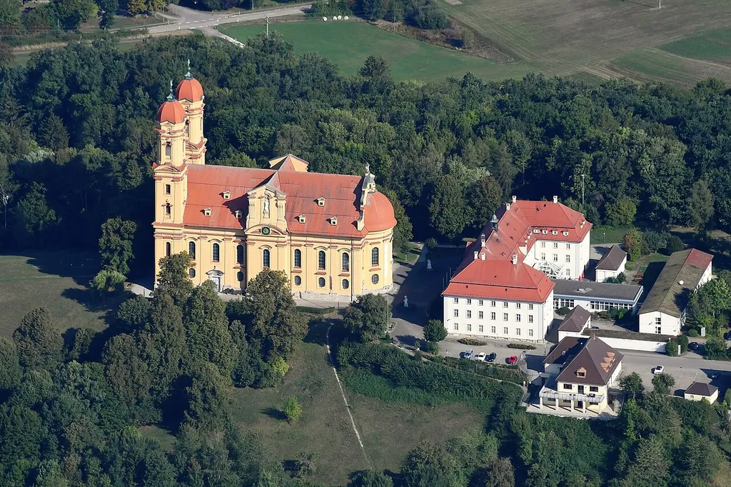 Aerial image of the Schönenbergkirche (view from the south)