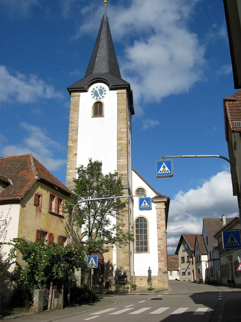 Protestantische Pfarrkirche in Mörzheim; ehemalige Simultankirche St. Ägidius