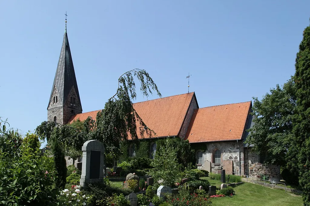 Friedhof Borby und Borbyer Kirche, Bergstraße in Eckernförde
