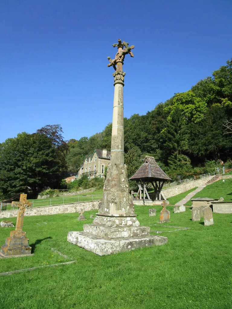 Churchyard cross, Welsh Bicknor