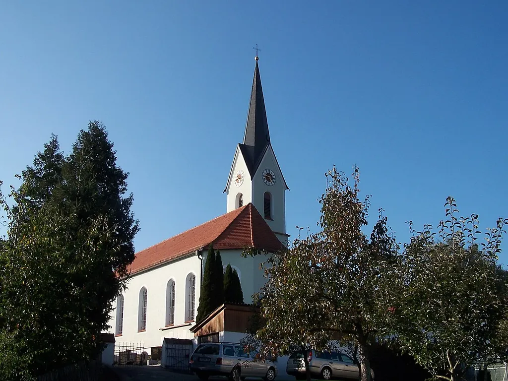 Niederhornbach, Kirchstraße 7. Kirche St. Laurentius. Barockbau von 1694; mit Ausstattung.