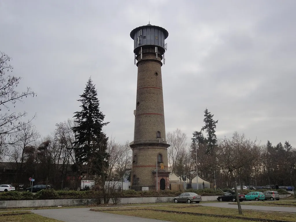 Der Wasserturm in Hochheim am Main in der Massenheimer Landstraße 3