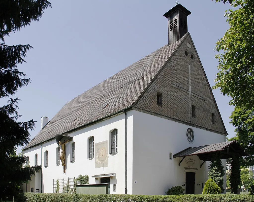Kirche St. Heinrich, Weilheimer Straße 6, München. Sendling-Westpark, Ansicht von Südosten